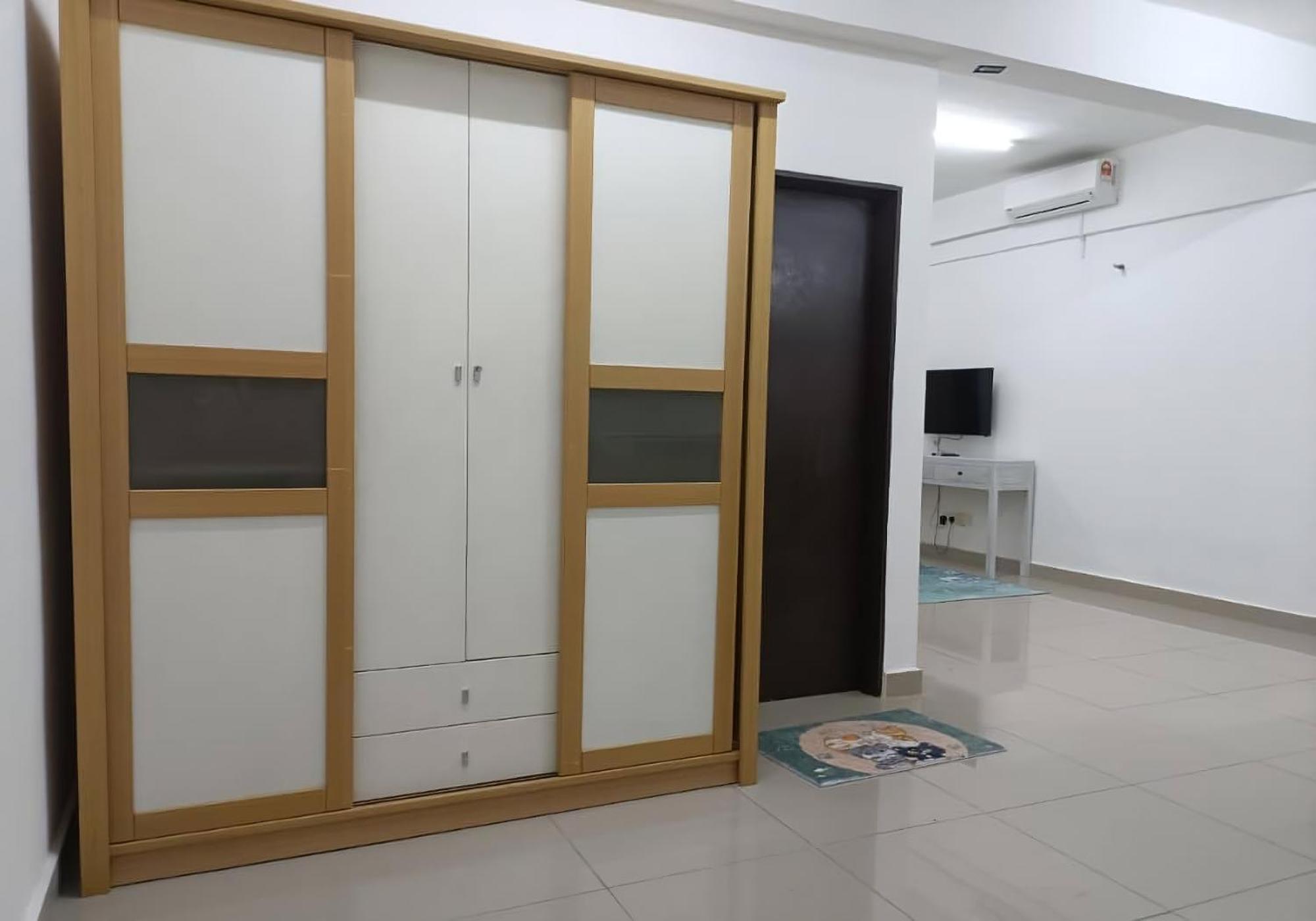Homestay Studio Apartment Bentara Suite, Kompleks Mutiara Гуа Мусанг Екстериор снимка
