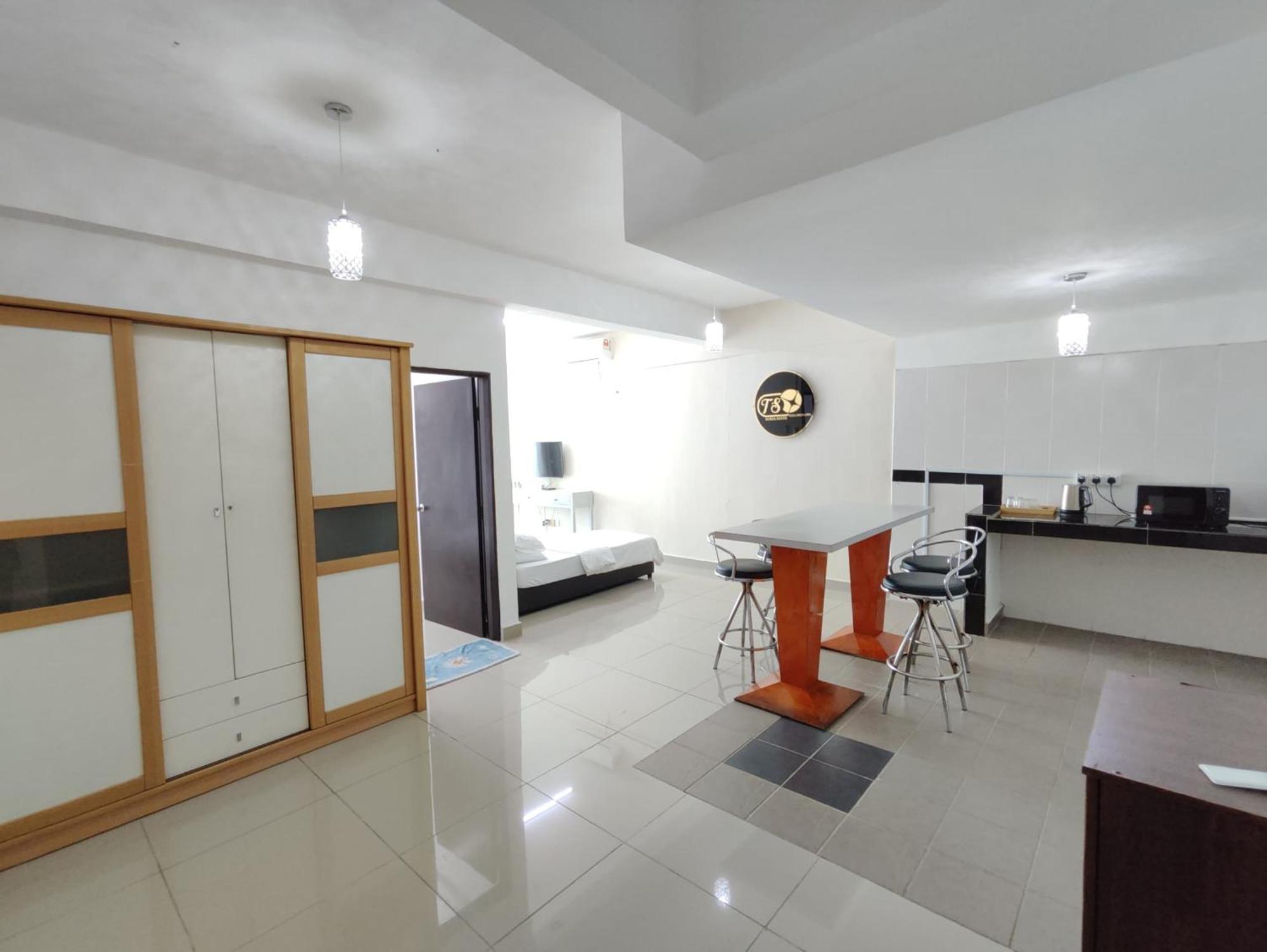 Homestay Studio Apartment Bentara Suite, Kompleks Mutiara Гуа Мусанг Екстериор снимка
